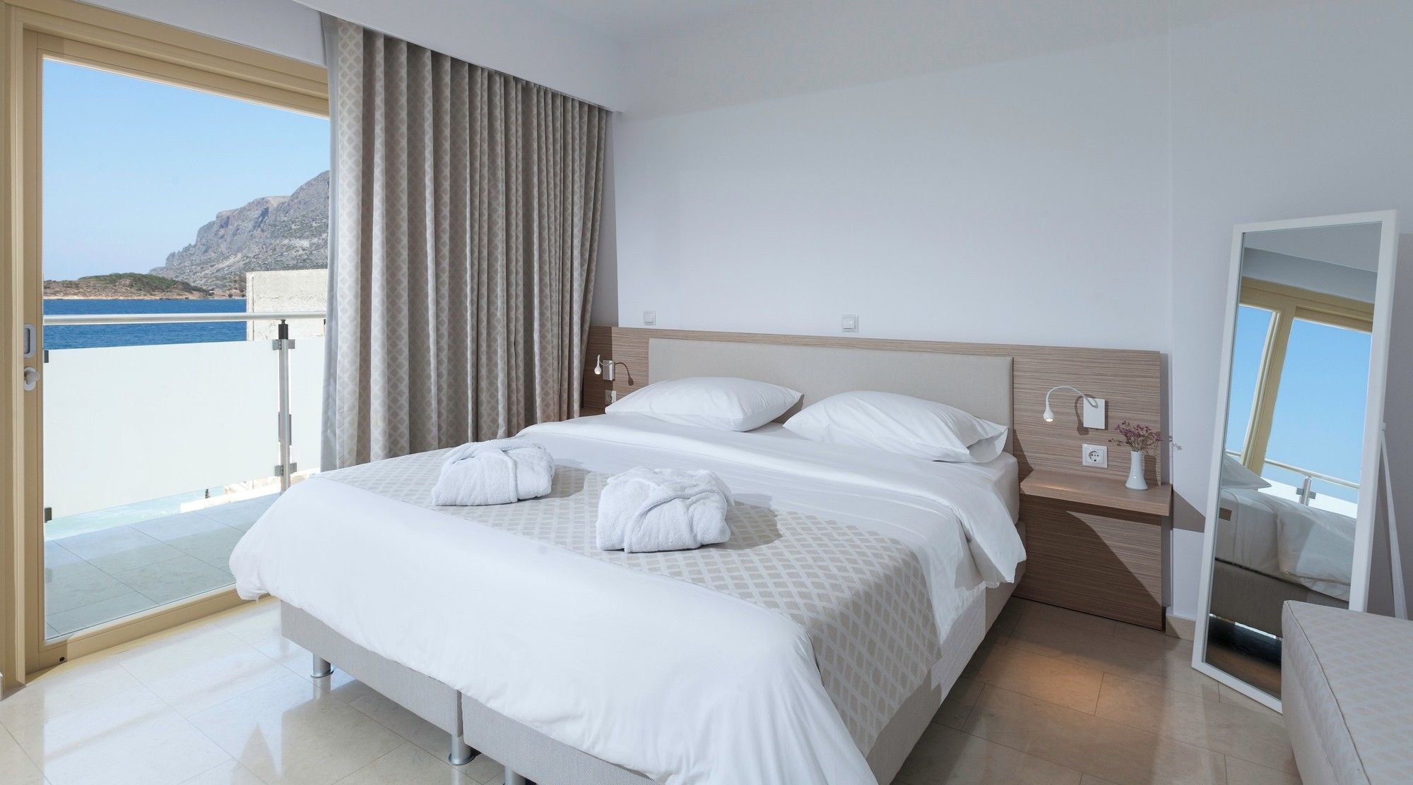 Zephyros Hotel Myrties Екстер'єр фото